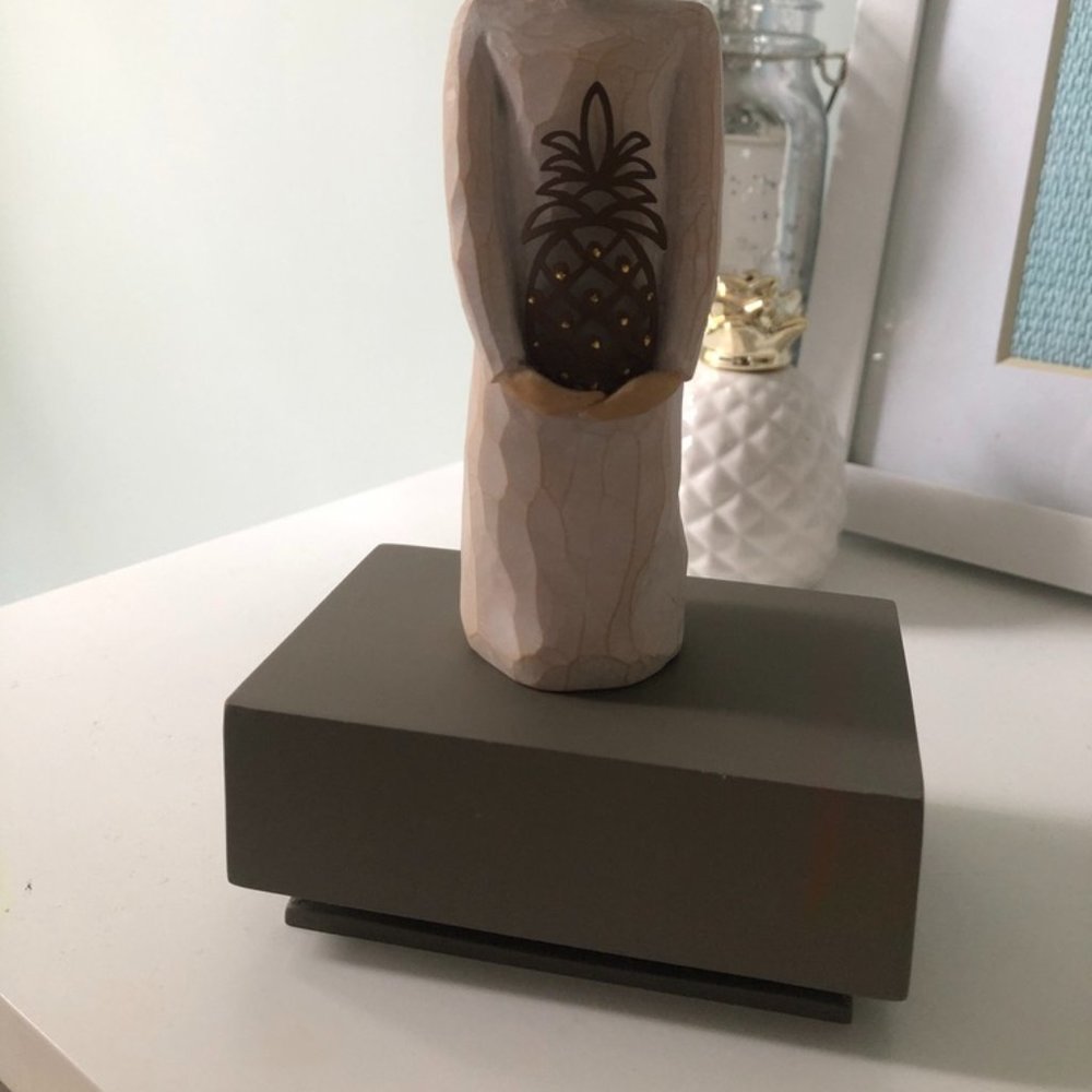 Things Remembered Willow Tree Figurine Stand